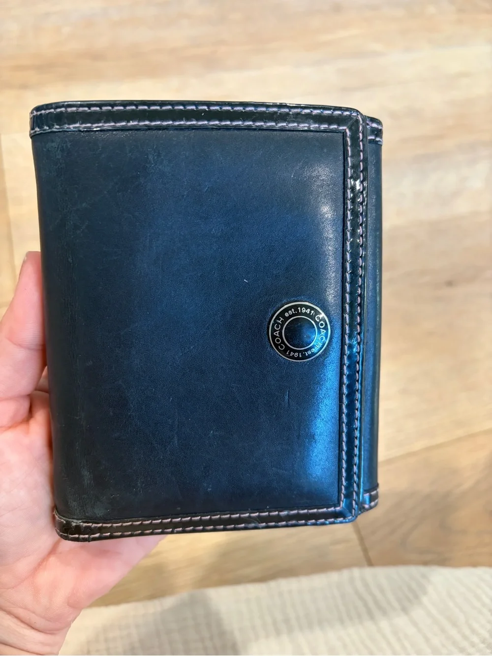 Coach Black Leather Trifold Wallet Pink Interior Snap Closure Y2K